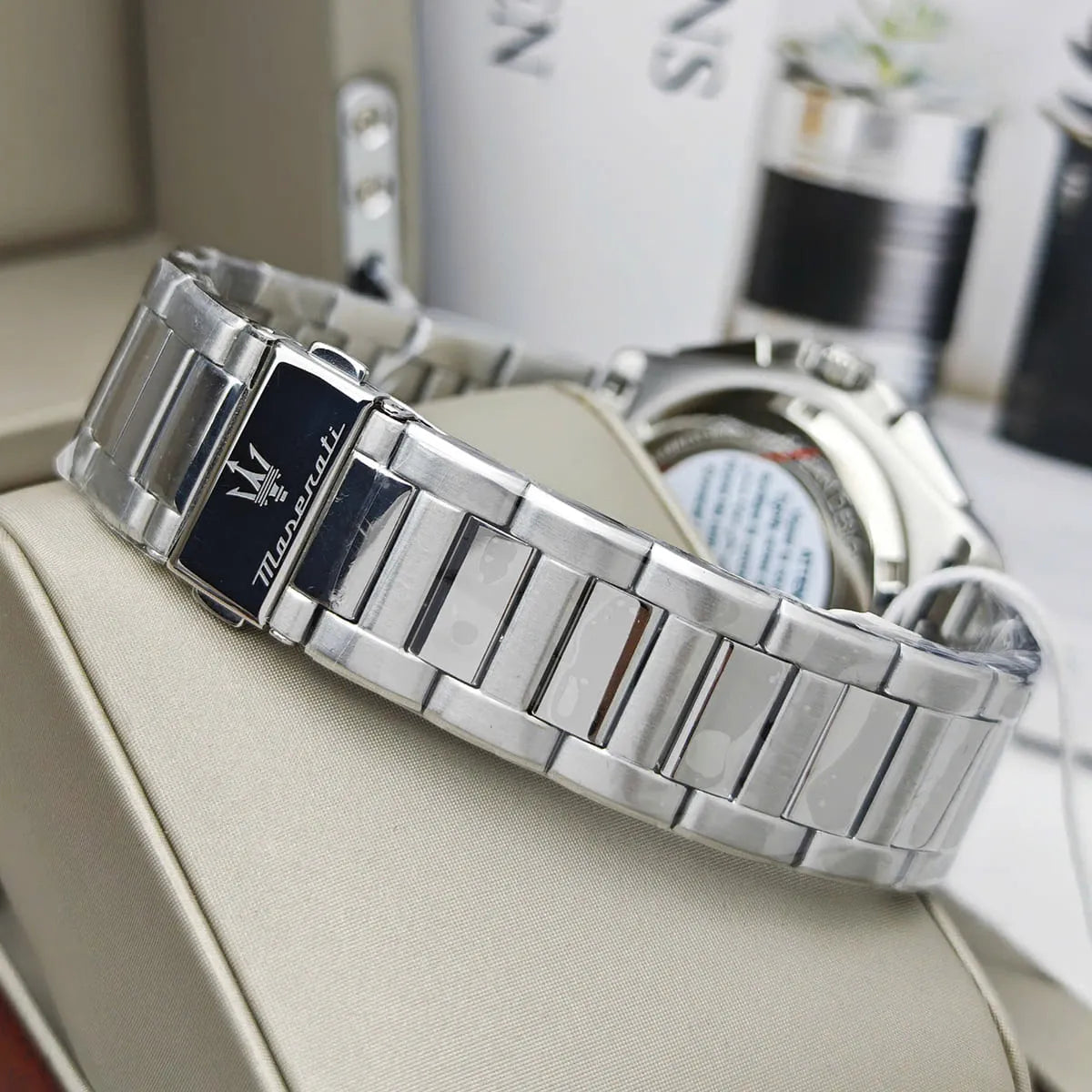 R8873652005