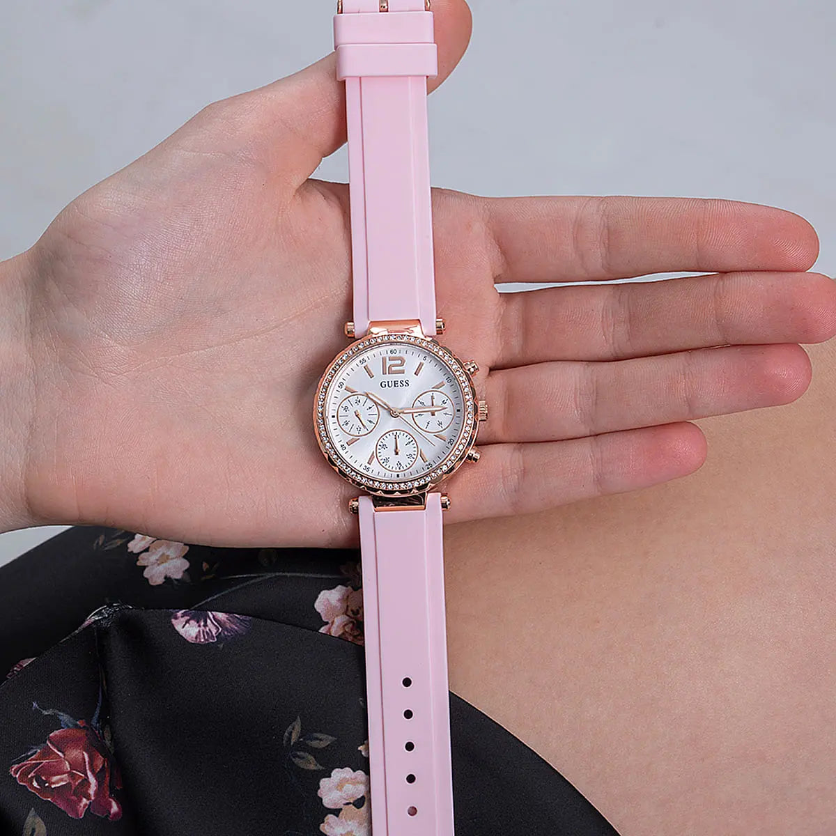 ساعة جيس للنساء GW0113L4