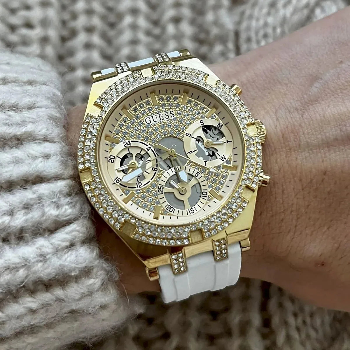 ساعة جيس للنساء GW0407L2