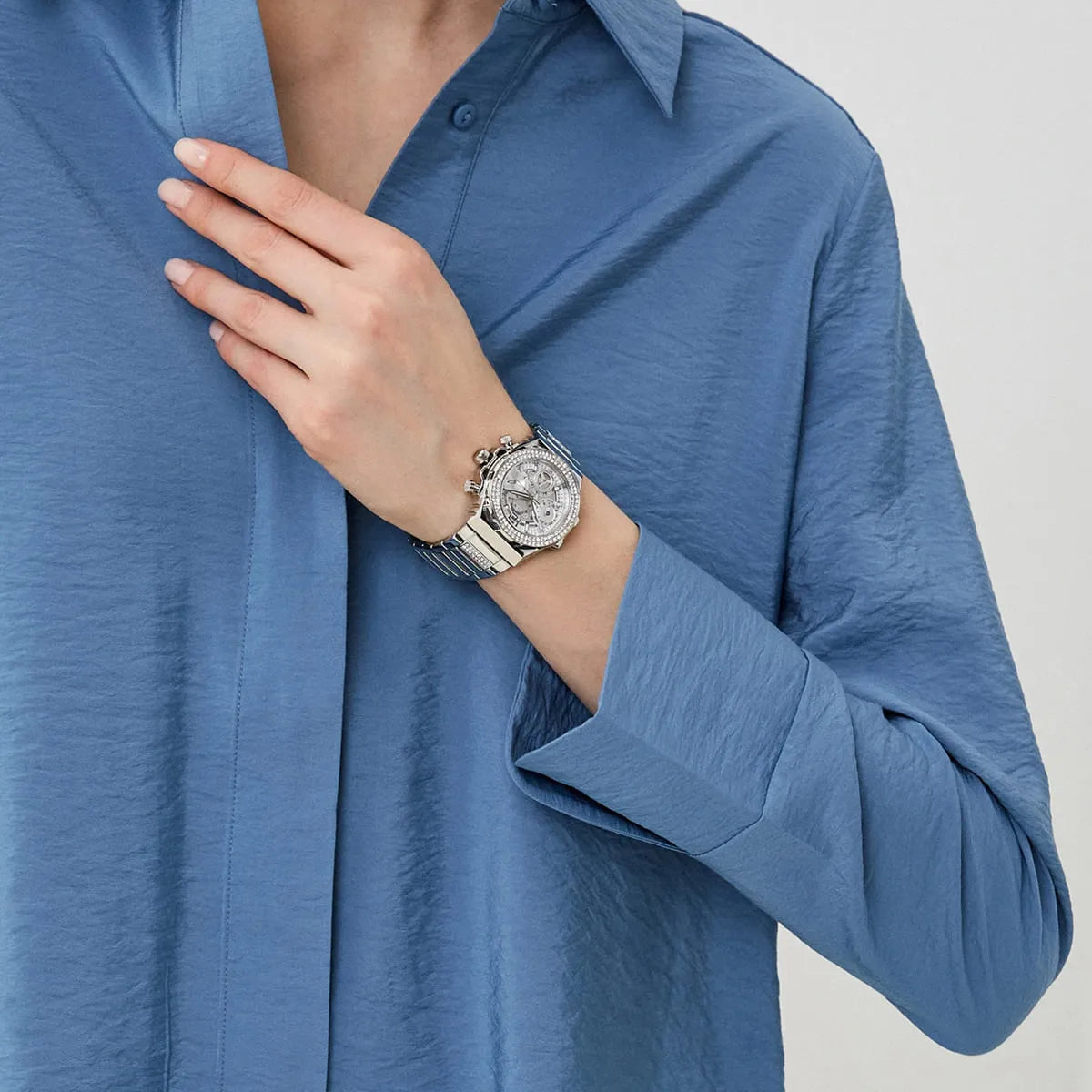 ساعة جيس للنساء GW0552L1