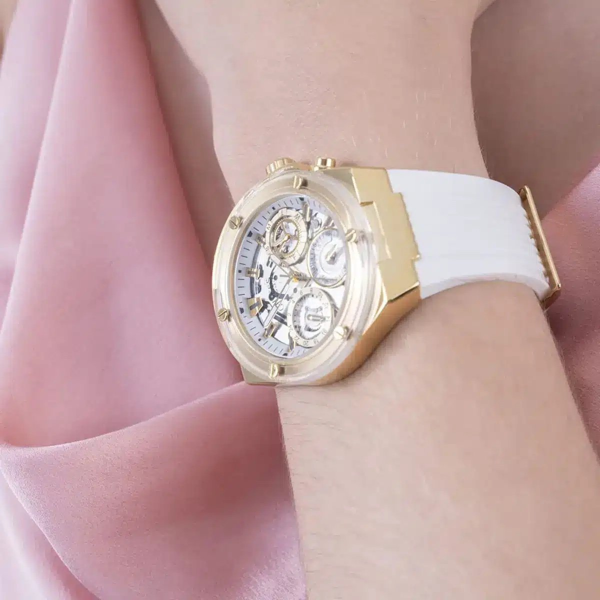 ساعة جيس للنساء GW0409L2