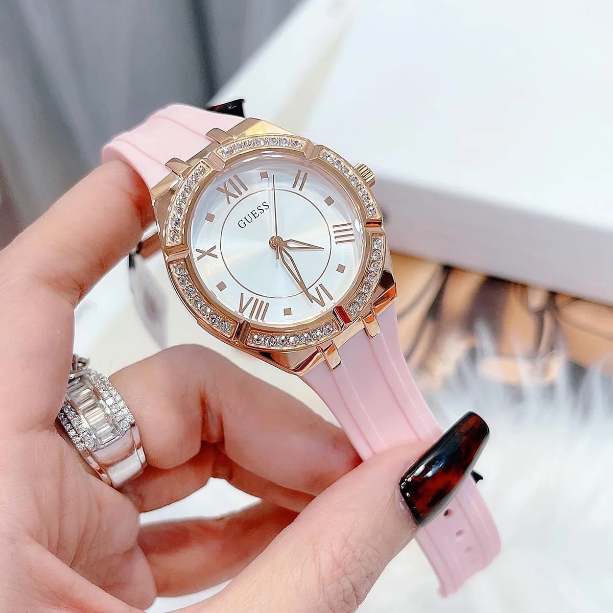 ساعه جيس للنساء GW0034L3