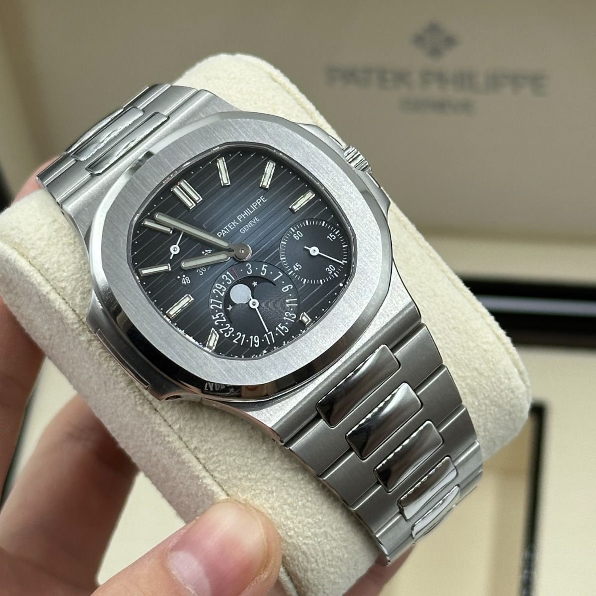 Patek Philippe Nautilus 5712/1A-001 Super Clone