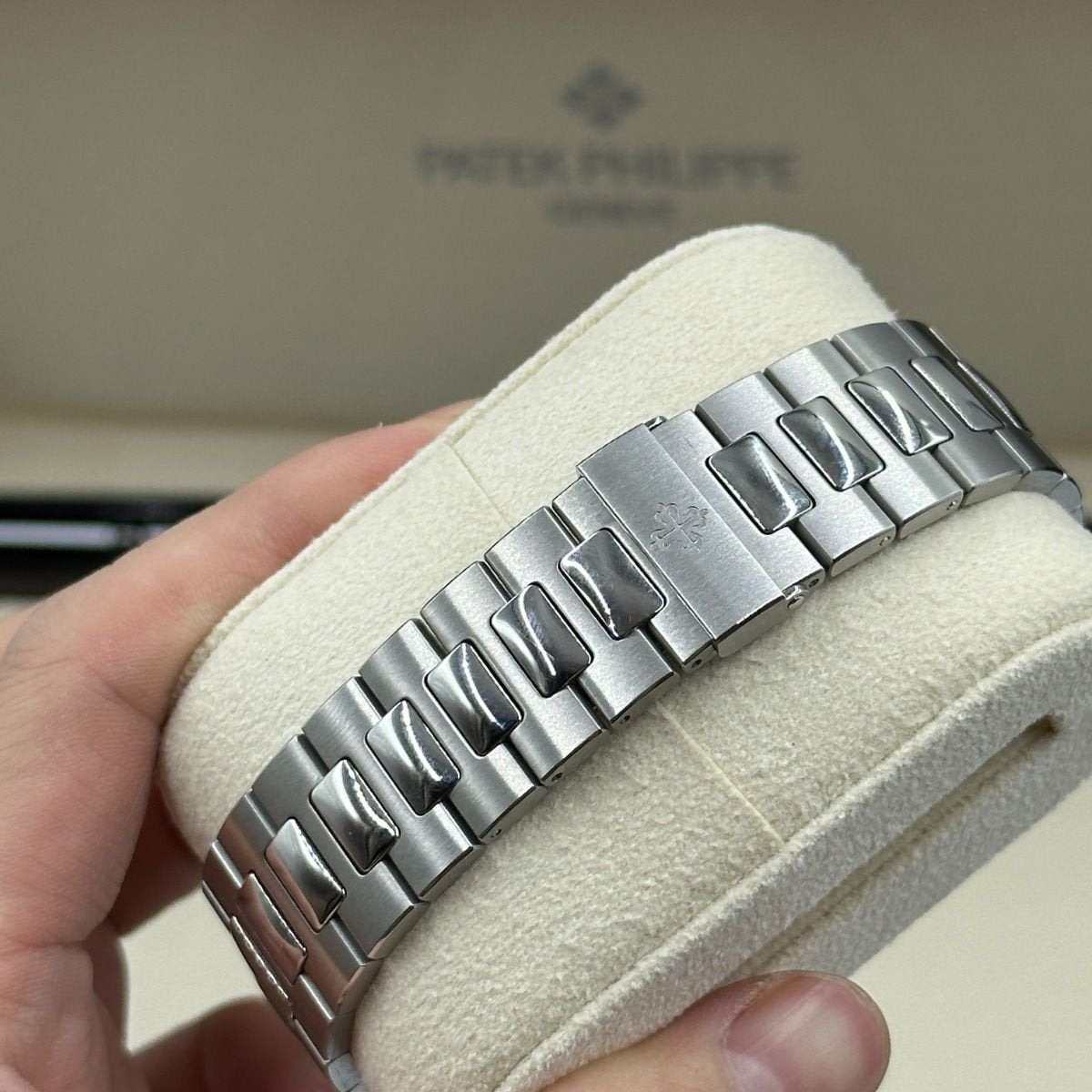 Patek Philippe Nautilus 5712/1A-001 Super Clone