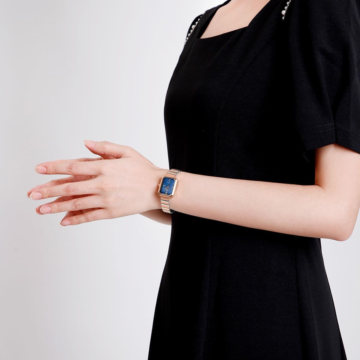 ساعة نافي فورس للنساء NF5050-RG-BE-RG