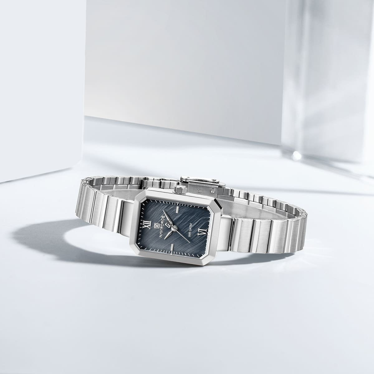 ساعة نافي فورس للنساء NF5050-S-B-S