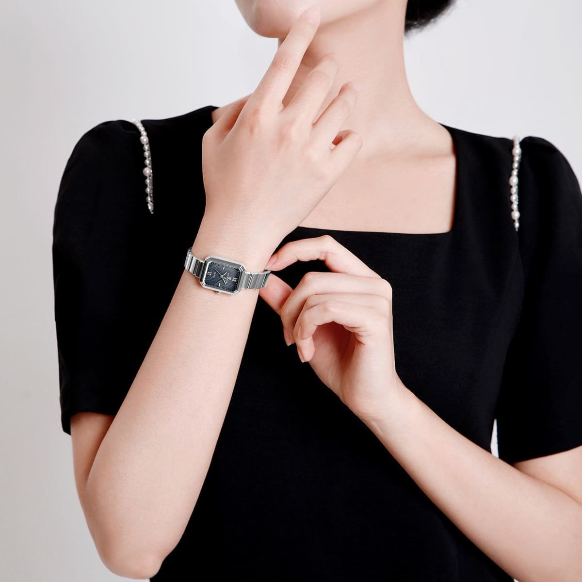 ساعة نافي فورس للنساء NF5050-S-B-S