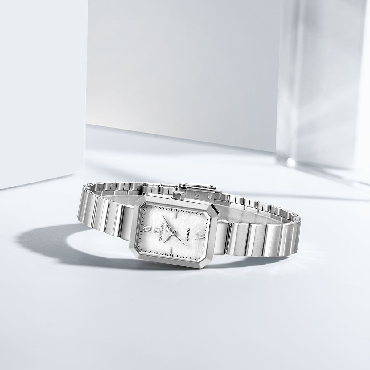 ساعة نافي فورس للنساء NF5050-S-W-S